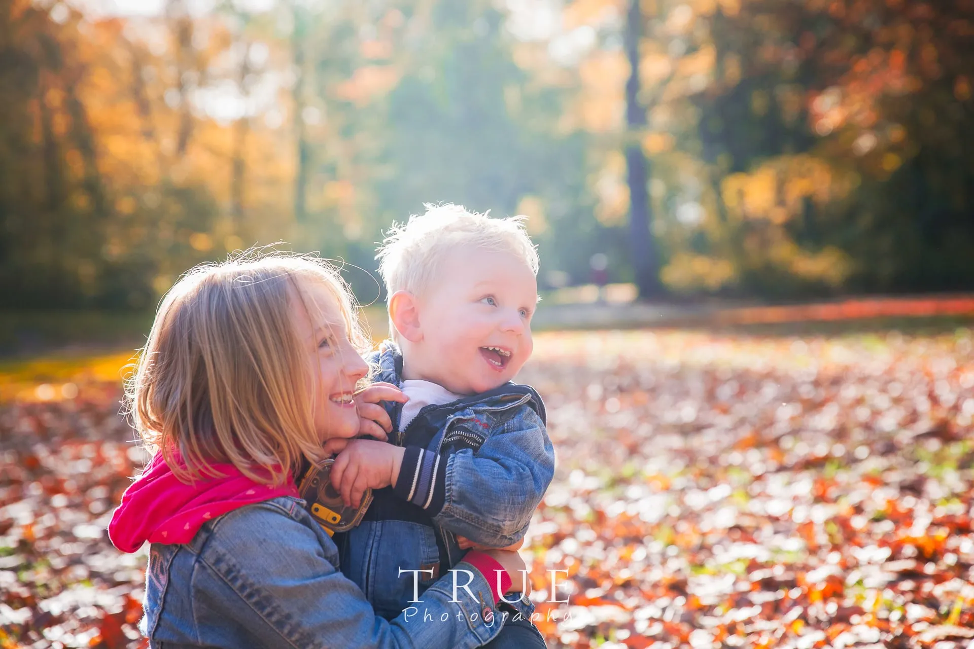 Herfst shoot met Nora & Mick foto