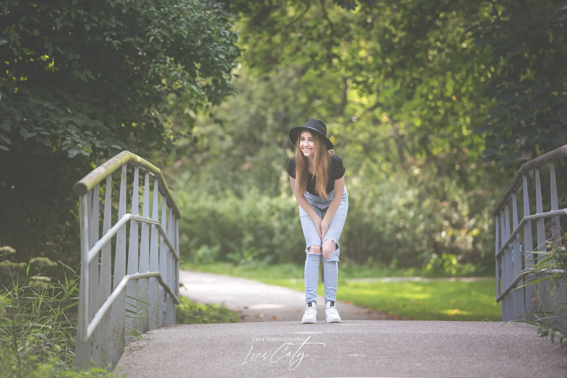 Park shoot met Nora  op een zomerse dag in Alkmaar foto