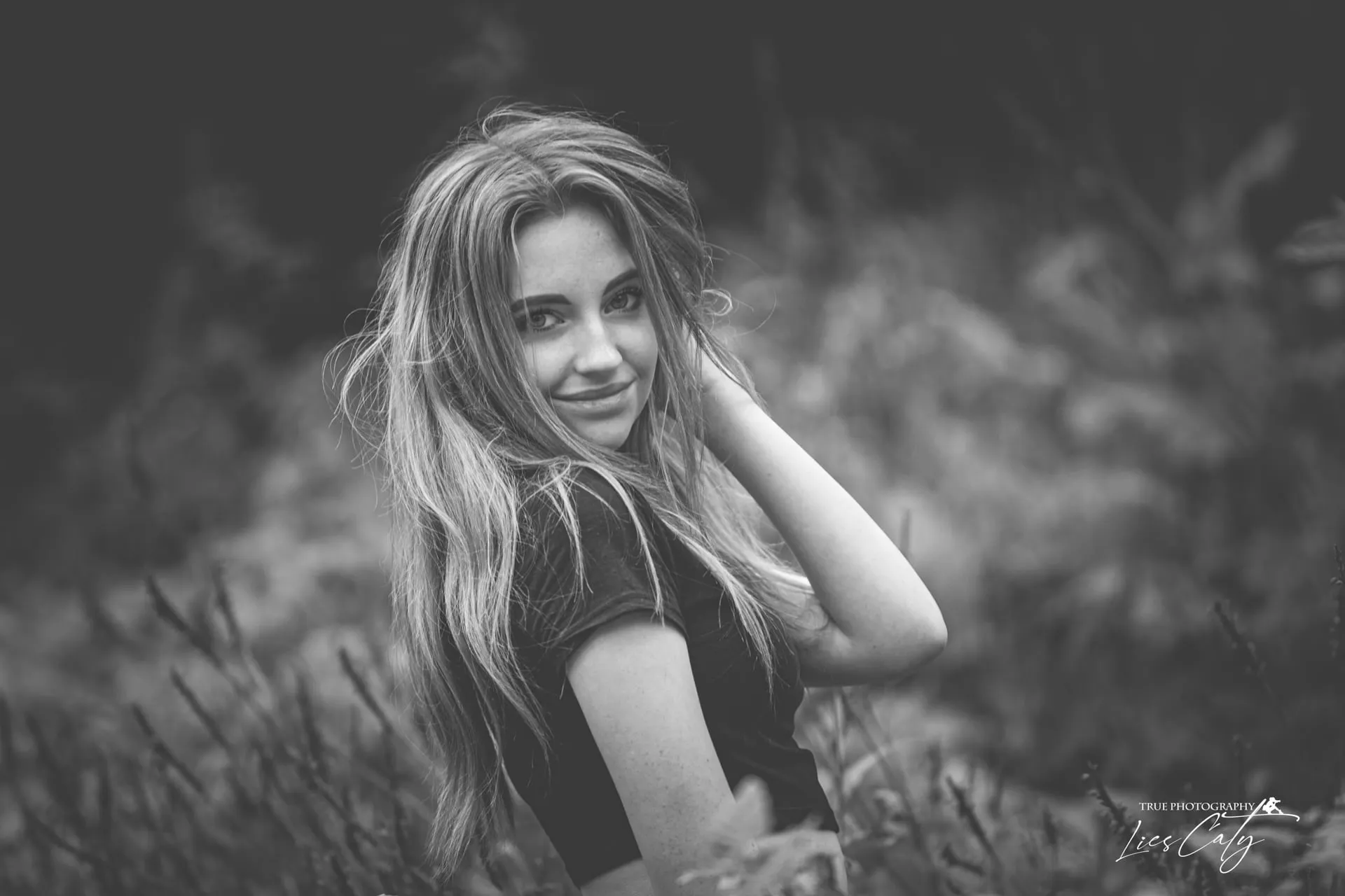 Park shoot met Nora  op een zomerse dag in Alkmaar foto