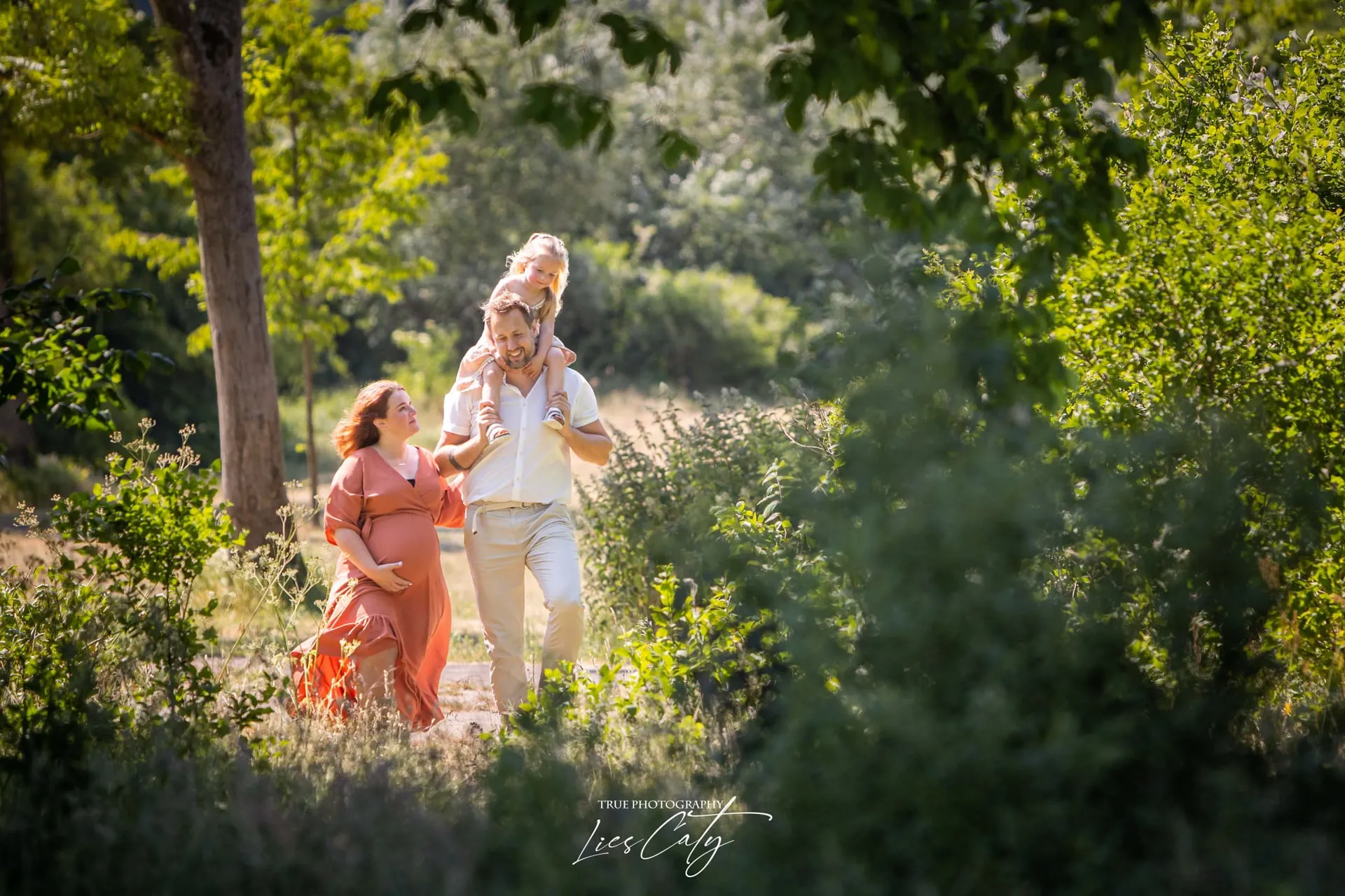 Belly session met Rachelle en Michael foto