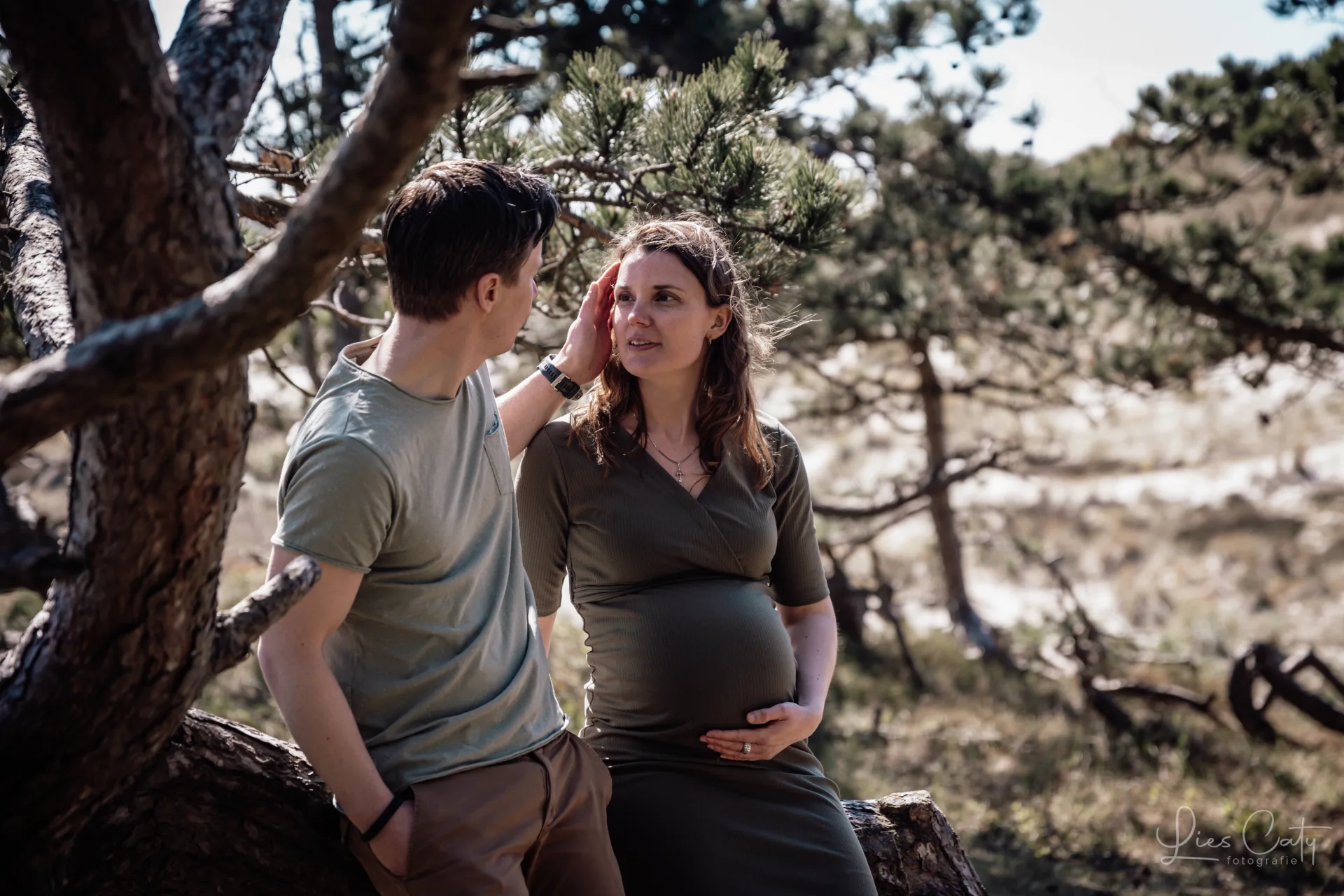 Zwangerschapshoot Kelly en Menno in Hargen en Alkmaar foto