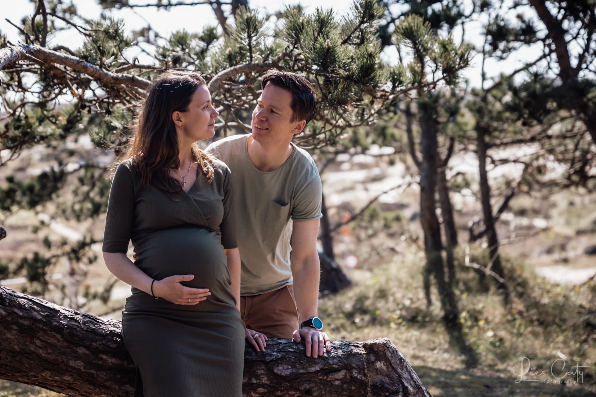 Zwangerschapshoot Kelly en Menno in Hargen en Alkmaar foto